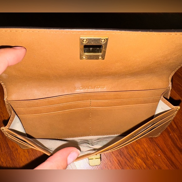 Authentic Michael Kors Bag & wallet set - Picture 4 of 7